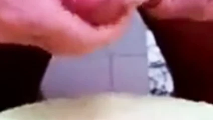 Başka bir boş püskürtülür sonra balina çuvalı 3 kez