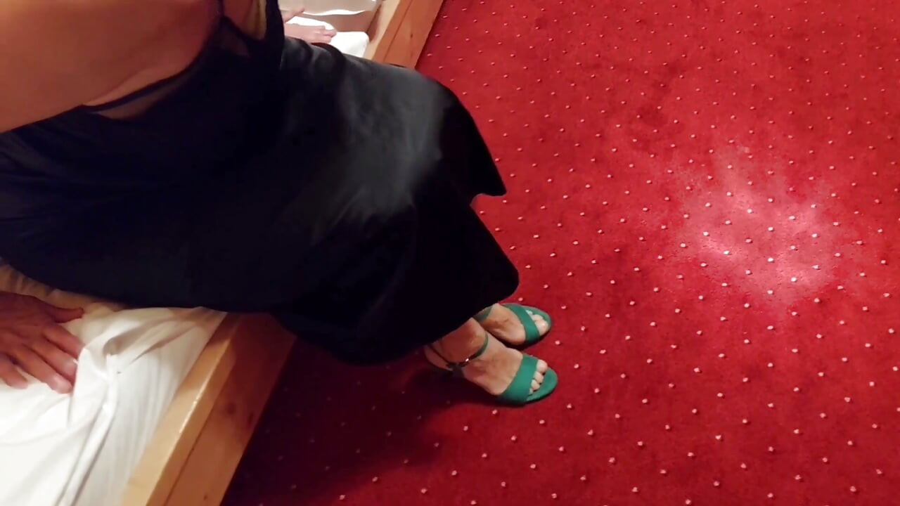 Amateur Blonde Mature Wife Enjoys Sex in High Heels