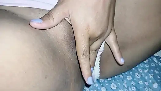 I LIKE TO TOUCH MY JUICY PUSSY