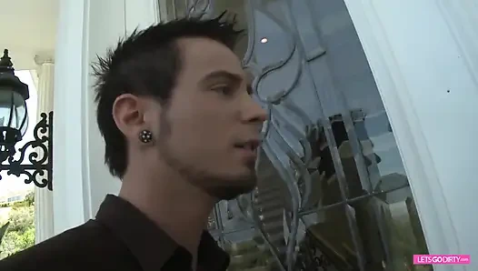 Приходи в мой новый дом и трахни меня