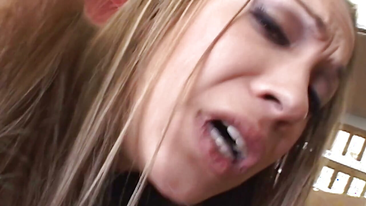 Babes in Action Scene-4_beautiful Blonde with a Big Ass Likes to Have Her Ass Fucked and Cummed Inside