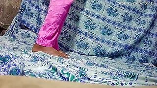Indyjski dasi seks chłopca i dziewczyny w pensjonacie