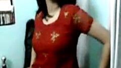 Troca de vestido de menina bangla