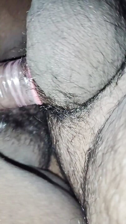 Segunda Parte Mientras Invito a Mi Novio Vecino a Medianoche Mientras El Esposo Estaba Fuera De Casa.