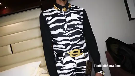 Tam Video... Koreli ve beyaz Christy Love metroseksüel tstyles'ı sikiyor