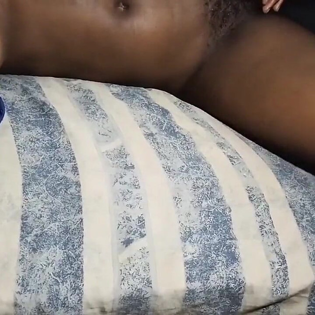 Faith se fait baiser en missionnaire en POV