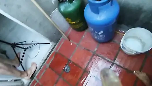 Gara-gara nggak di rumah, temanku pantatku dan kami mulai mandi bareng-bareng ini terjadi di miami gluspet dan pikaa6