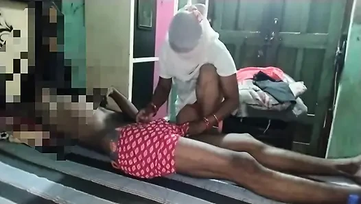 Aaj to bhabhi ne mujhe aapni chudai karwane ke liye khud bol diya bhabhi ko mst tel laga ke chudai kiya big ass