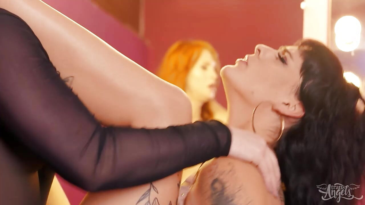 TRANS ANĐELI - Dečko Maeve Rose je iznevjerio, ali Evie Envy joj daje lice za kojim žudi