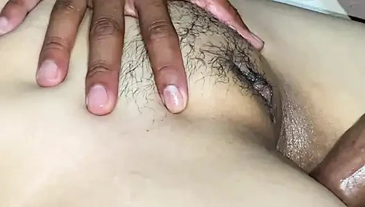 Kakak tiri menggosok dan menghancurkan vagina saya yang ketat dan cum di dalam? dalam bahasa Tamil India x video