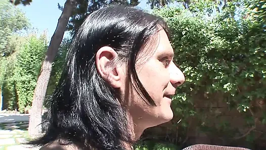 Dringt mit deinem großen schwanz in meinen tiefen arsch ein .... ich will viel vergnügen versuchen !!