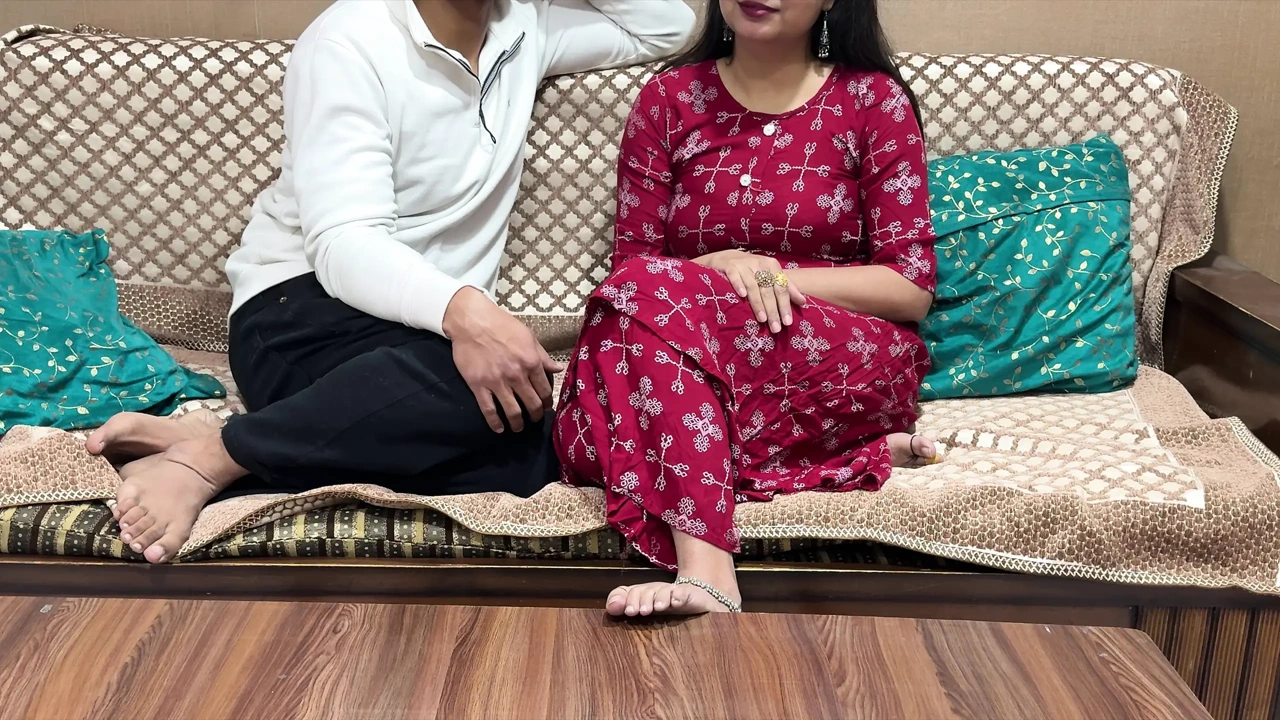 继妹在骰子游戏中失去了她的阴户