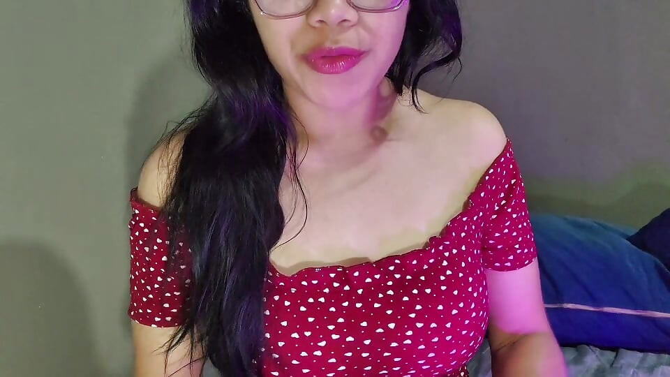 Land hilaane ke nirdeshit haathon vaali chudaee - chhoti poshaak men gori larki aapko viry nikaalne ke nirdesh deti hai