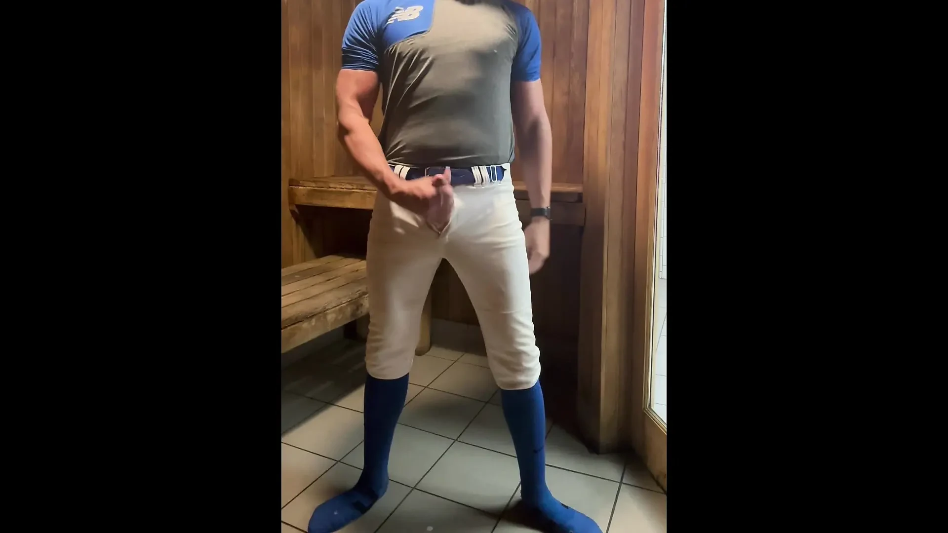 Alpha Fun dans les vestiaires avec JockDad87, partie 2