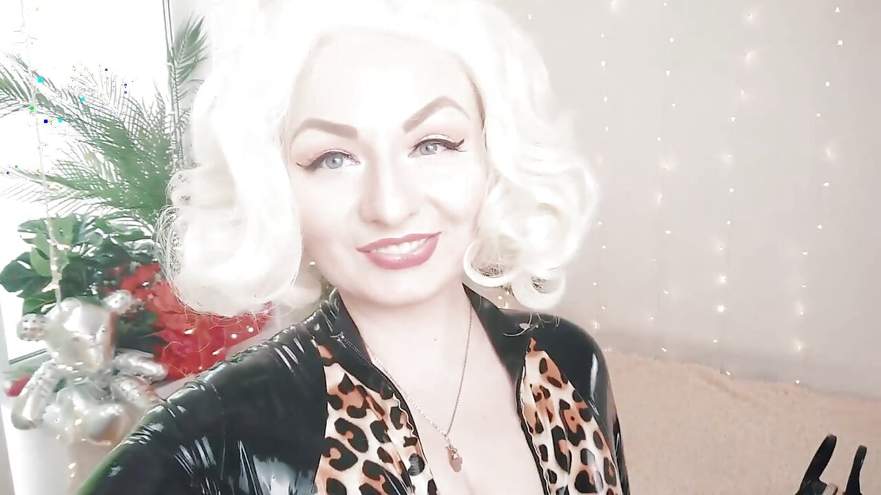 Latex Rubber Catsuit Selfie Video, MILF in Fashion Catsuit