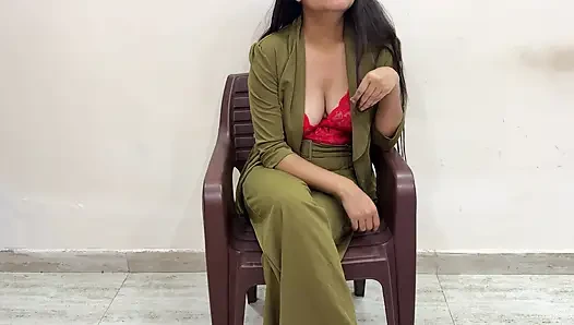 Horny Saara Got Fucked From His Staff for Promotion New XXX Porn in Hindi