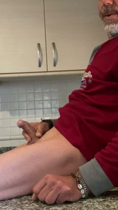 BLOWJOB IN THE KITCHEN, CUM IN MOUTH ( by WILDSPAINCOUPLE ) | Clip 1