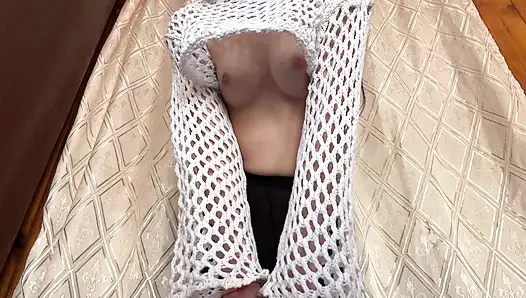 Я ласкаю себя без трусиков в прозрачных черных колготках