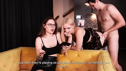 Stieftochter Beim Ficken Mit Freund Erwischt Stiefmutter Beobachtet