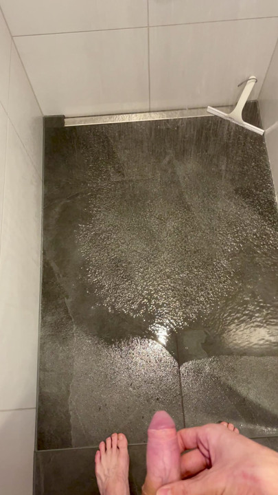 Pee in Shower