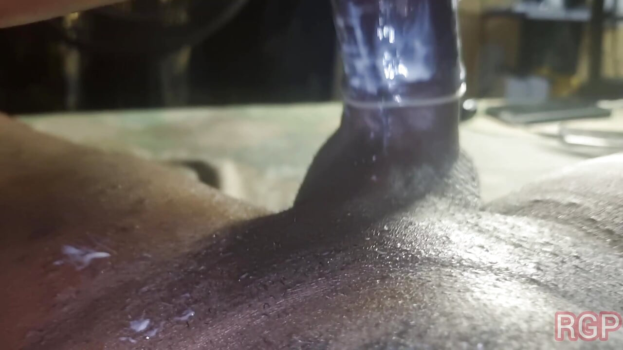 Svršavam pored svoje žene, bila je tako sočna za mene i curila je