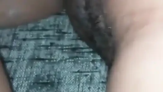 Bana eşlik etmesi için en iyi arkadaşımı aradım ve spermimle banyo yaptı