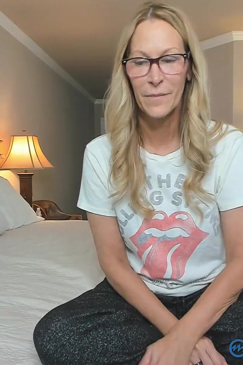 传教士阴户和脚Asmr高潮