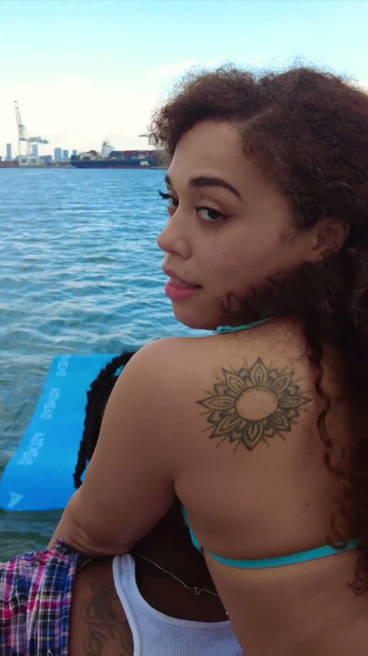Swapping Pussy on the Water