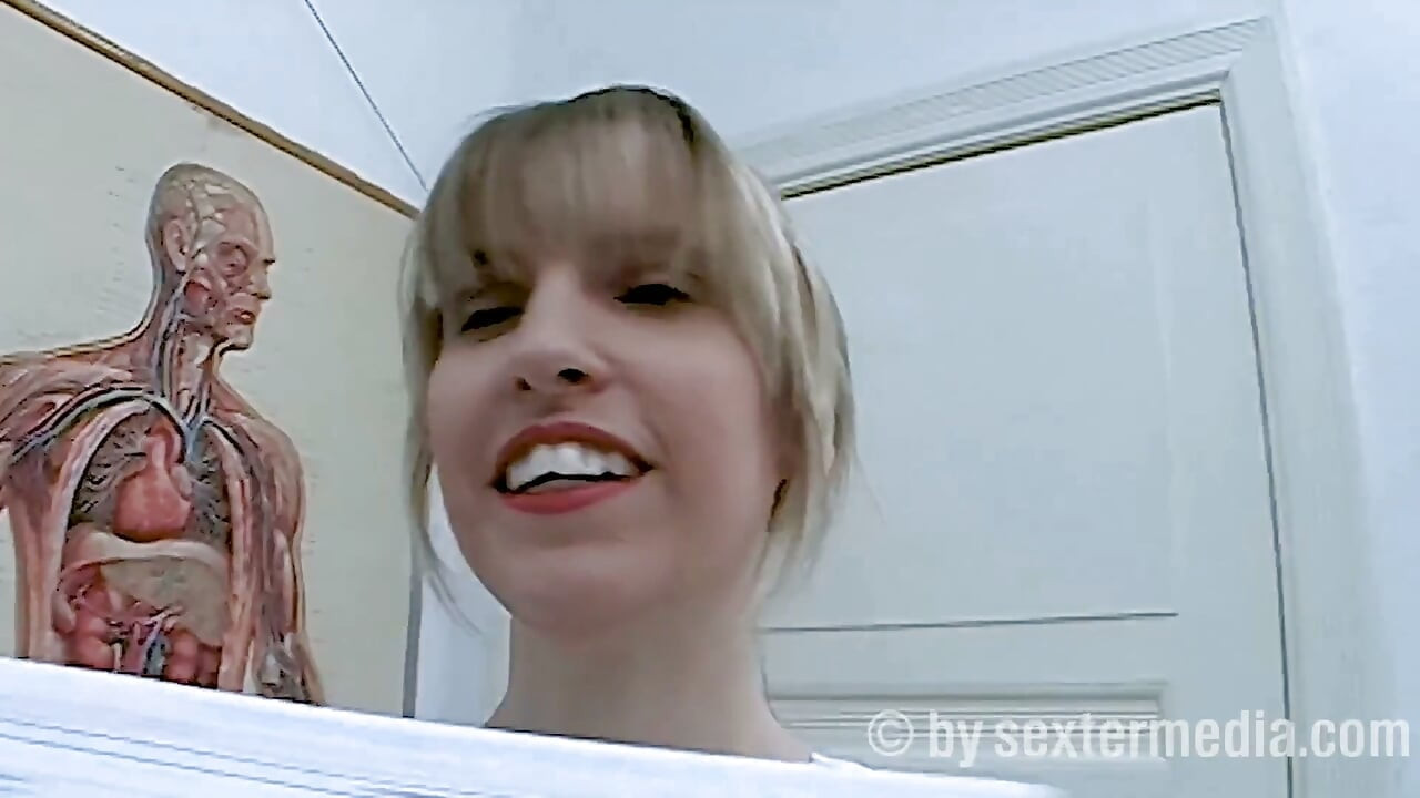 Teeny Experiences Threesome at the Sex Doctor