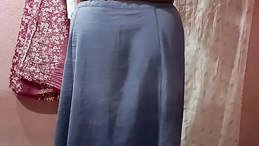 Sarı sari tek başına düşüyor