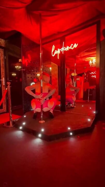 Stripteuza merge până la capăt