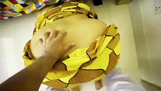 Pembantu cantik india terjebak di bawah ranjang saat bersih-bersih rumah, seks anal sama bosnya sendiri sampai muncrat banyak banget