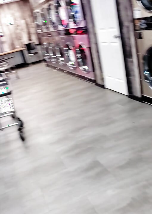 Superchub ass at laundromat