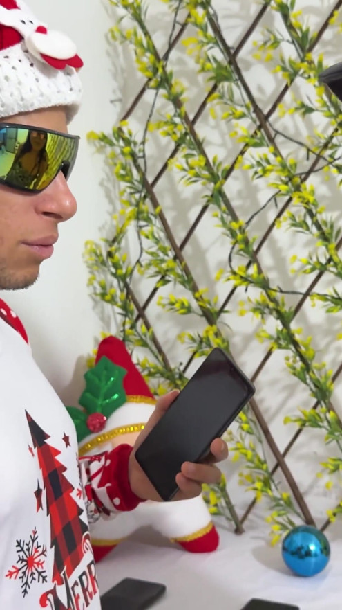 Especial de Natal: Cliente paga por telefone com sexo em mobile shop roleplay | Clipe 2