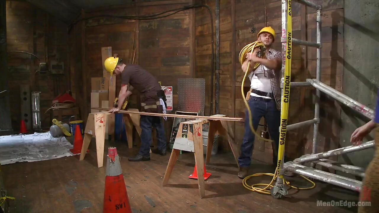 Obnoxious contruction worker gets what he deserved