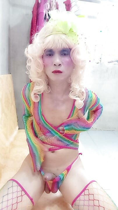 Oanh Le transgender wearing sexy clothes porn selfie to the top