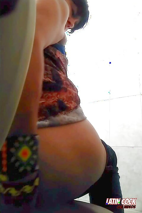 YOUNG STEPMOTHER WEARING LARGE PANTIES SHOWS OFF HER PUSSY