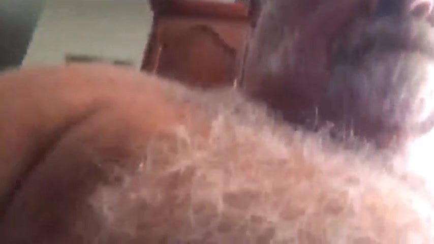 Hairy daddy's show on cam