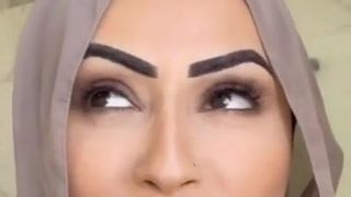 Libanese Barbie -bimbo in een hijab