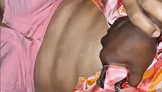 Die sexy ehefrau meiner hausbesitzer kommt um mitternacht in mein zimmer für schnellen sex