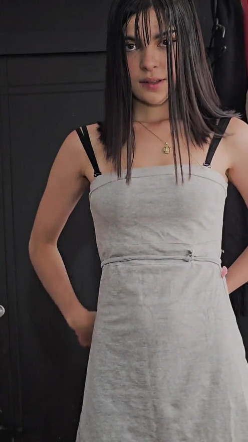 The new employee of the service is rewarded by her boss on her first day of work | Clip 1