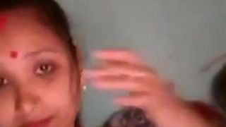 Индийская жена в сексуальном видео