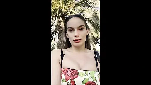 Jade, 24 years old life coach for the first time