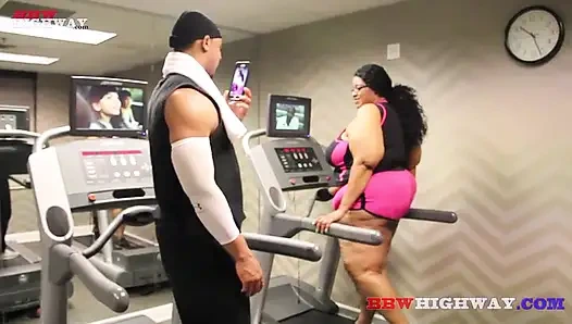 BUSTY EBONY BBW TAKING HARD DICK