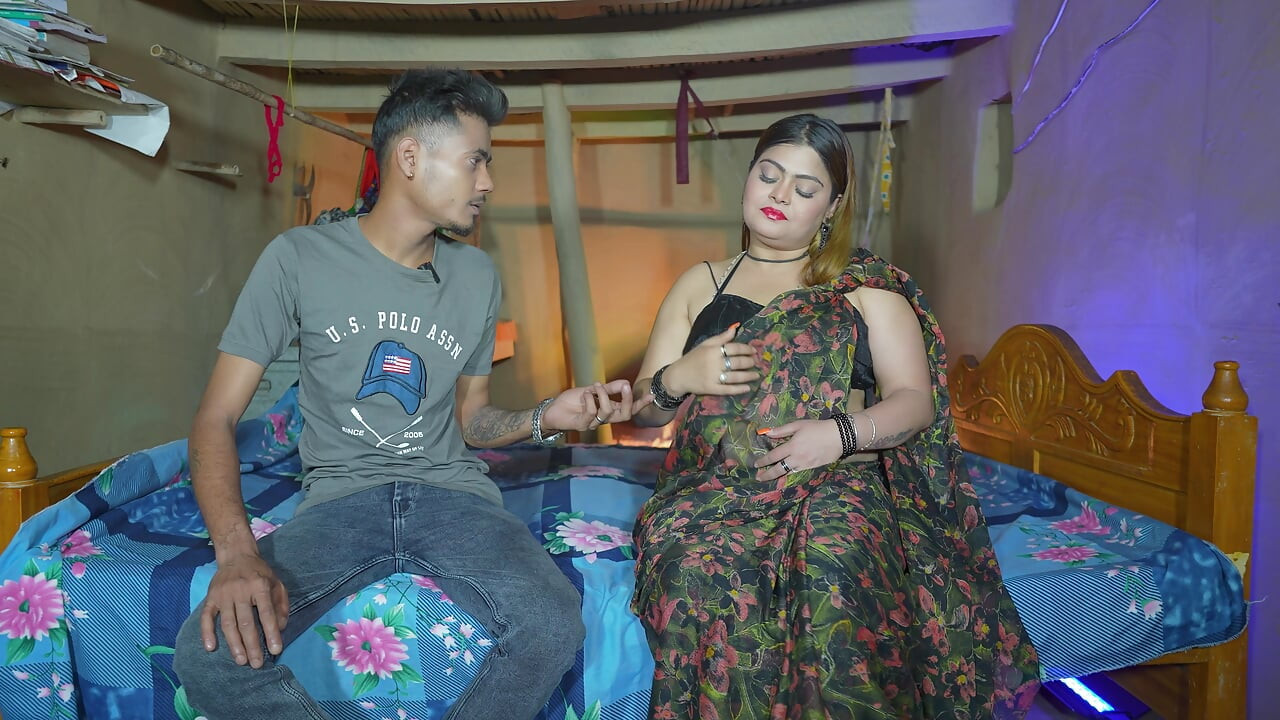 Indian Village Bhabhi Get Fucked in Her Tight Pussy by Loan Manager During Day Time