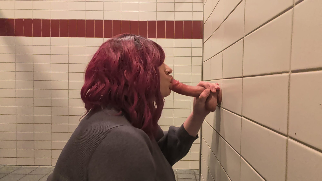 Sissy Crossdresser Dildo