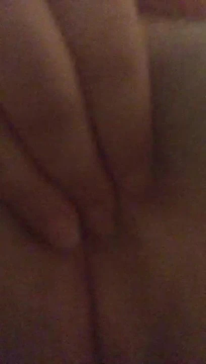 Milf touch herself