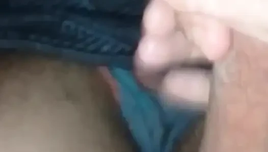 Ateşli bir yarak sıkı bir delik istiyor.