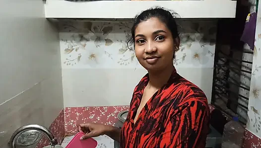 Hintli baldız tam yüze kayınbiraderi tam romantik ilişkiler evde sikişiyor videomun tadını çıkarıyor