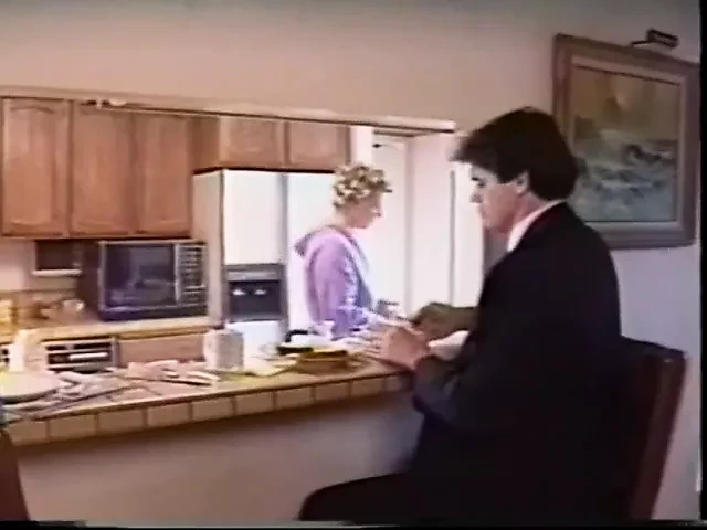 无聊的家庭主妇 (1990) 整部电影